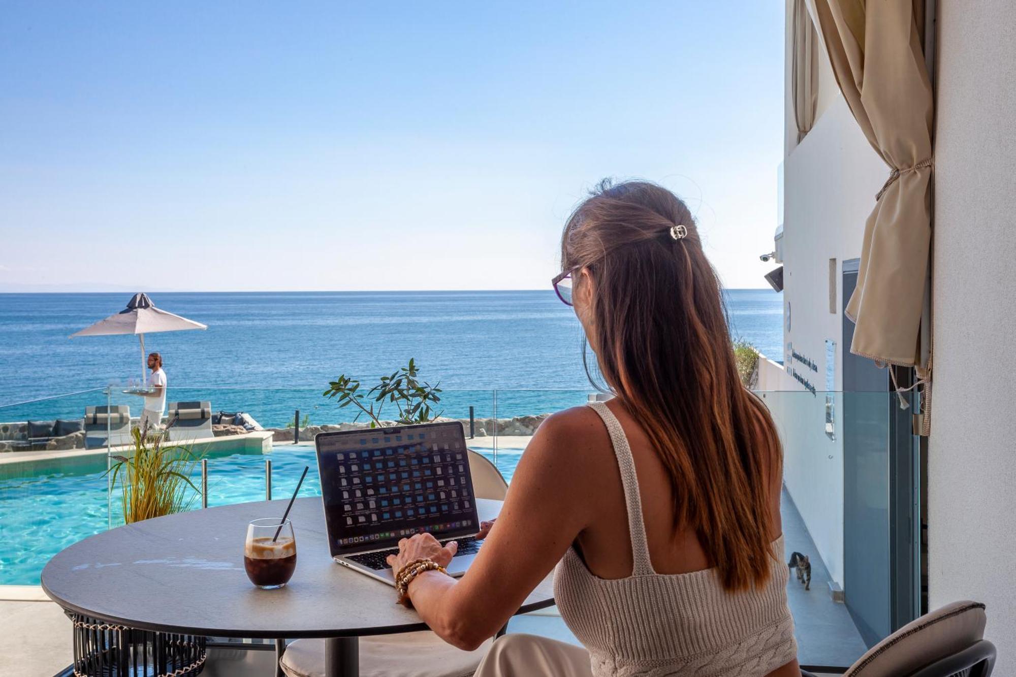 Akrotiri Olympus Luxury Suites - Adults Only Plaka Exterior foto