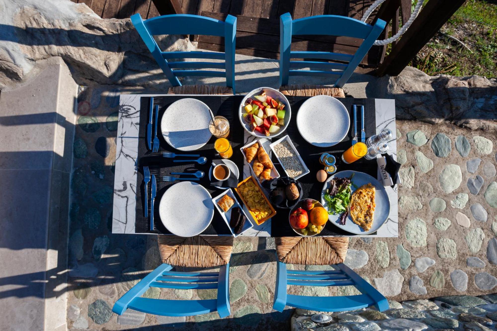 Akrotiri Olympus Luxury Suites - Adults Only Plaka Exterior foto